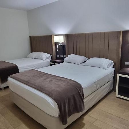 טרוחיו Hotel Imperio Real מראה חיצוני תמונה