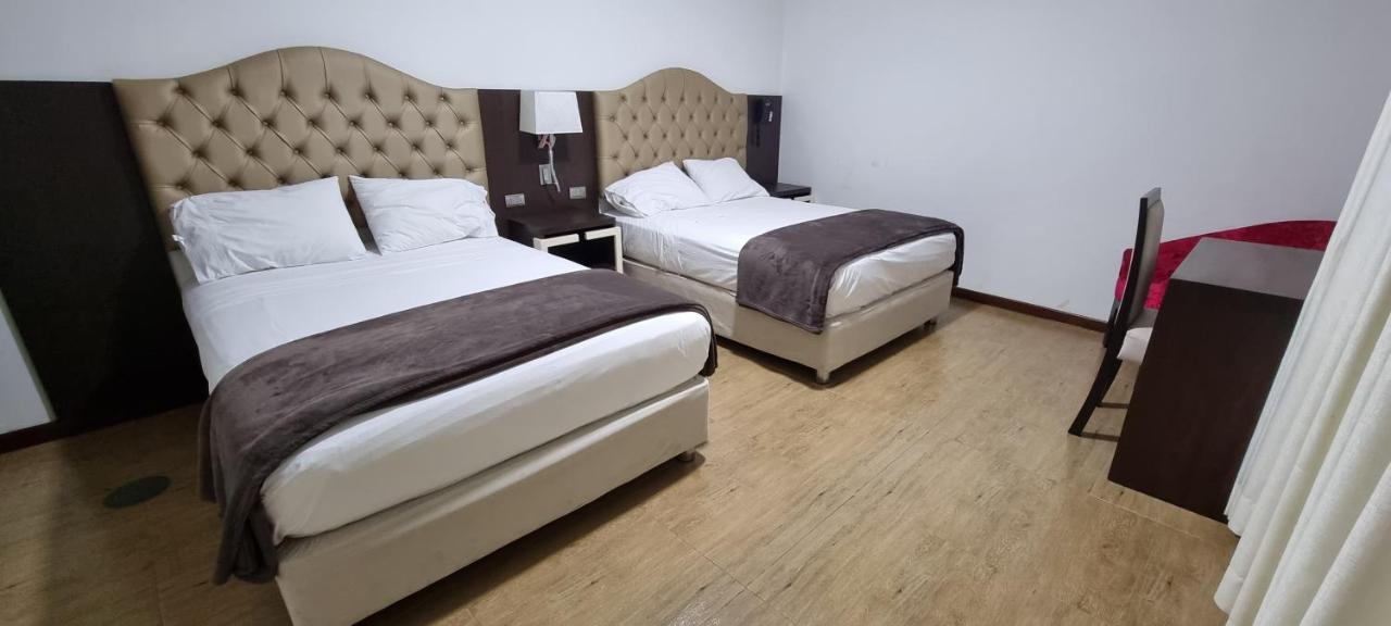 טרוחיו Hotel Imperio Real מראה חיצוני תמונה