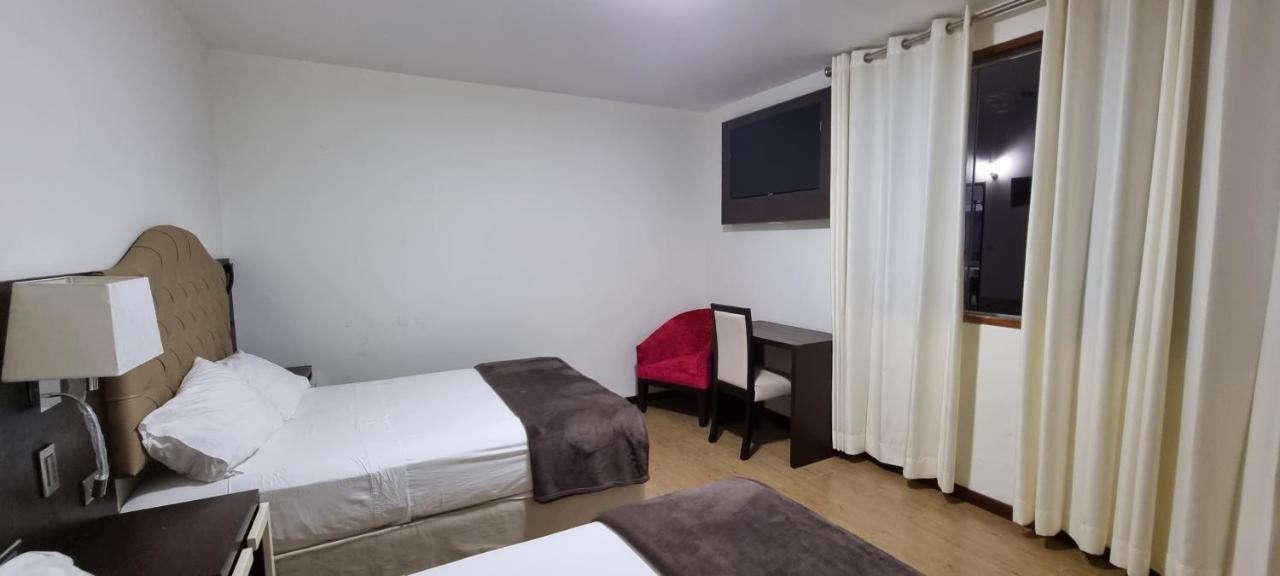 טרוחיו Hotel Imperio Real מראה חיצוני תמונה